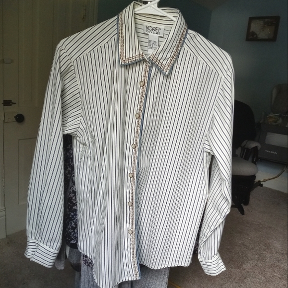 Embroidered Button Down - Picture 2 of 6